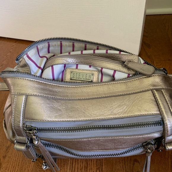 Purse - Picture 2 of 4